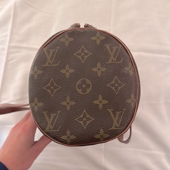 Louis Vuitton Papillon Handbag - Picture 4 of 9